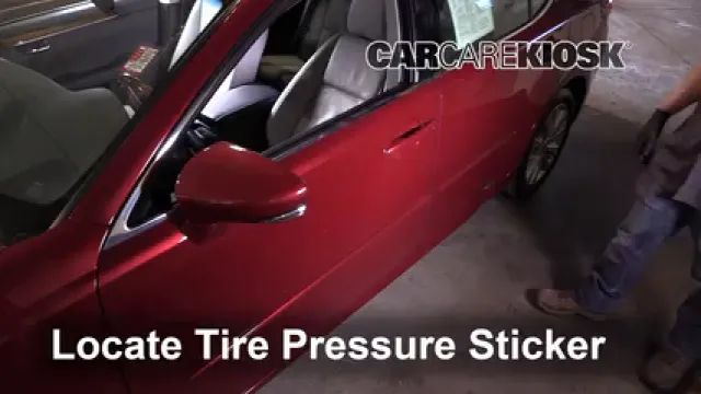 2015 Lexus ES300h 2.5L 4 Cyl. Neumáticos y ruedas Controlar presión de neumáticos